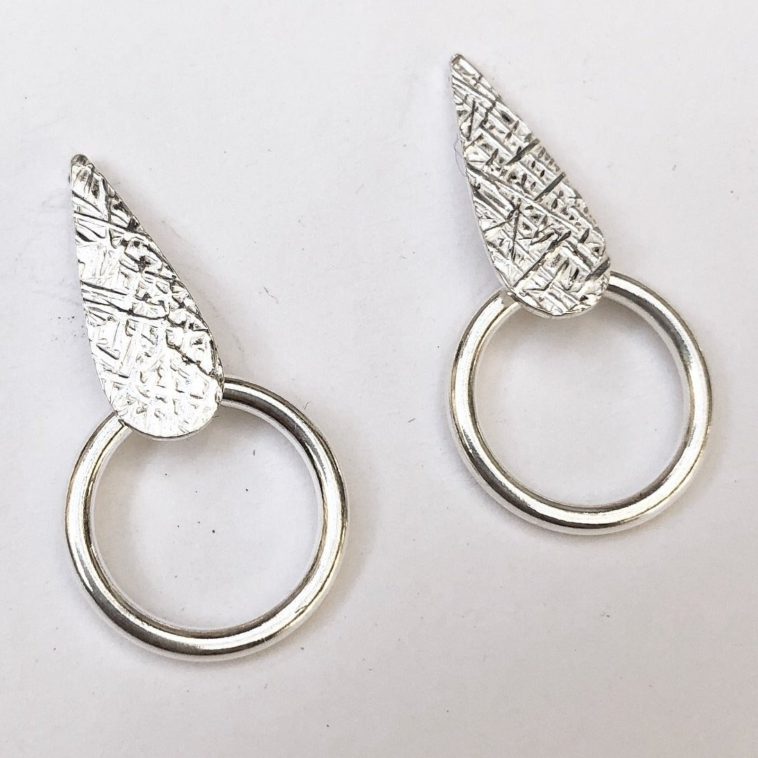 Dehlia teardrop earring