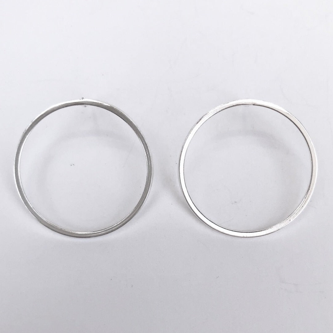 Circle stud