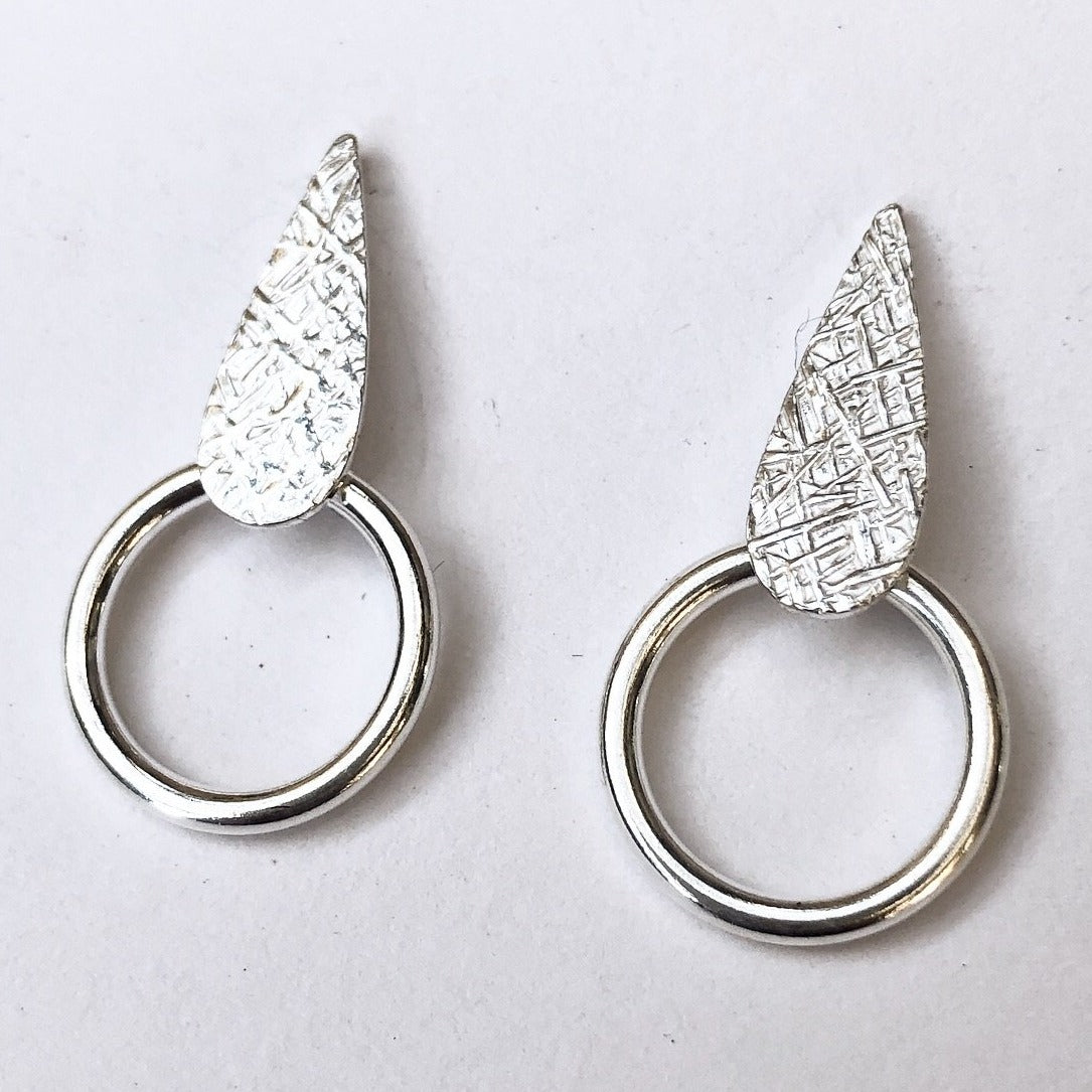 Dehlia teardrop earring