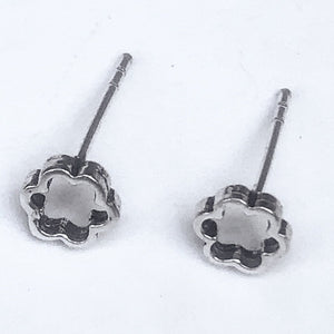 Silver flower outline studs (small)