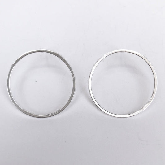 Circle stud